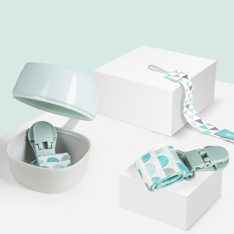 Pacifier chain triangle